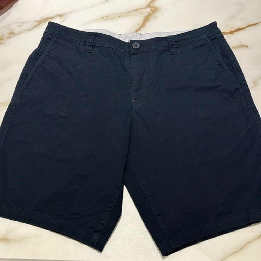 Armani exchange shorts 33